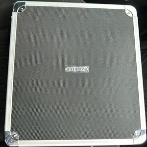 Aluminum vintage briefcase cd holder pre-owned condition